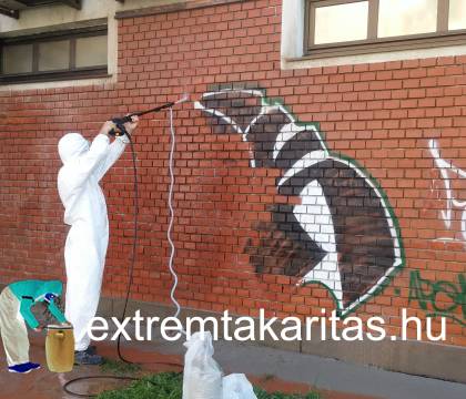 Graffti eltávolítása téglafalról